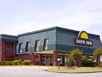 Days Inn By Wyndham Seneca-Clemson Экстерьер фото
