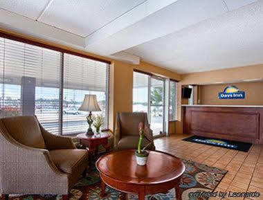 Days Inn By Wyndham Seneca-Clemson Экстерьер фото