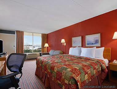 Days Inn By Wyndham Seneca-Clemson Экстерьер фото